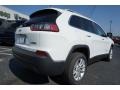 2019 Bright White Jeep Cherokee Latitude  photo #10