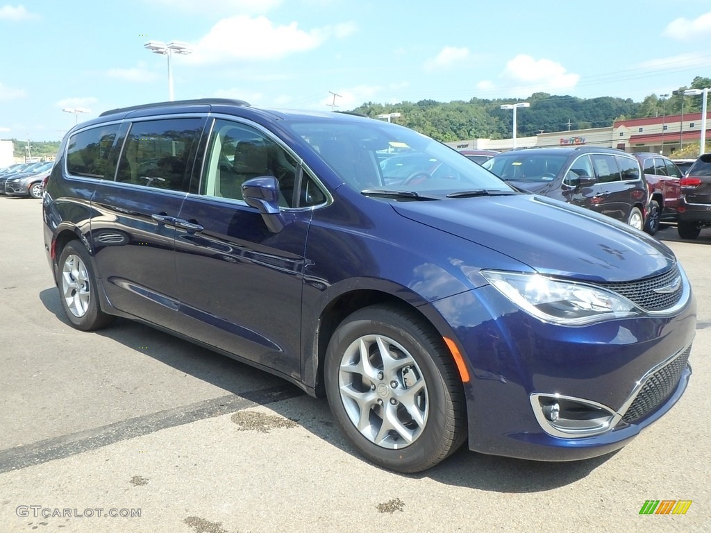2019 Pacifica Touring Plus - Jazz Blue Pearl / Black/Alloy photo #7