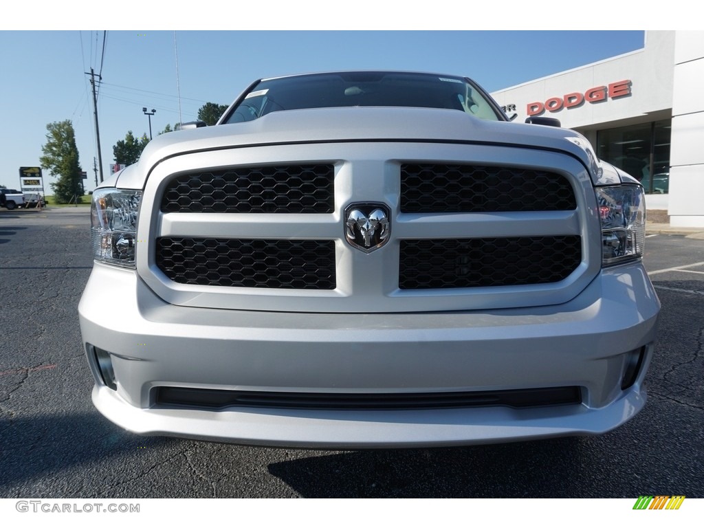 2019 1500 Classic Express Crew Cab 4x4 - Bright Silver Metallic / Black/Diesel Gray photo #2