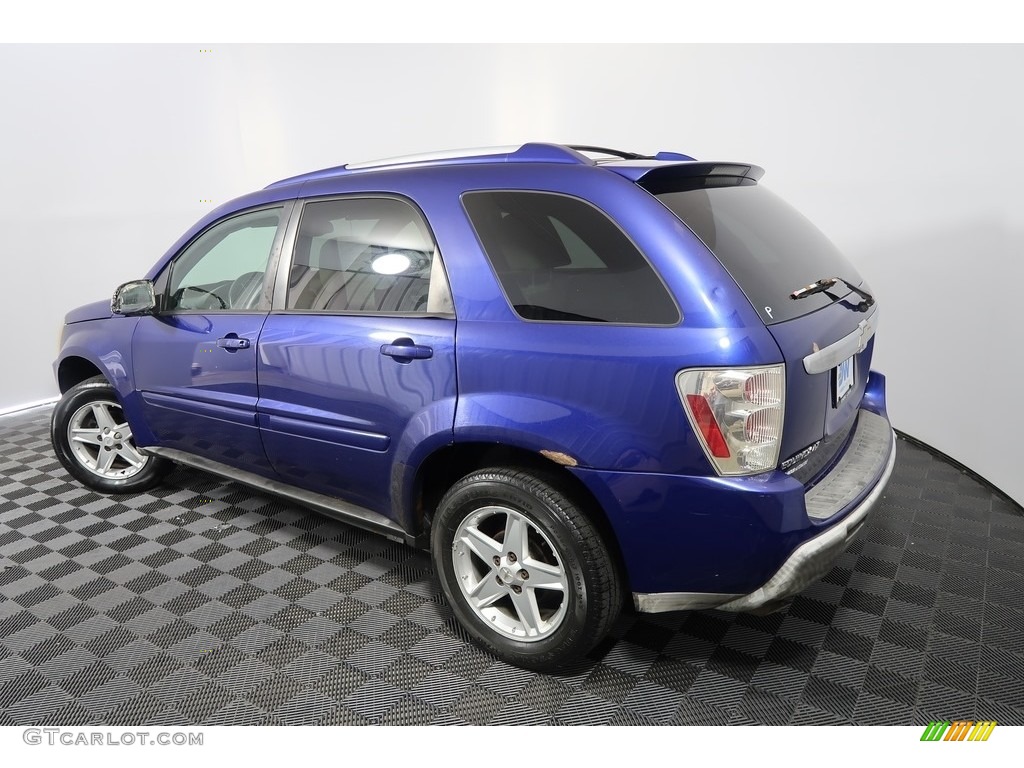 2005 Equinox LT AWD - Laser Blue Metallic / Light Gray photo #10