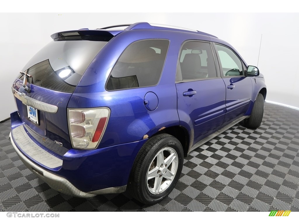 2005 Equinox LT AWD - Laser Blue Metallic / Light Gray photo #12