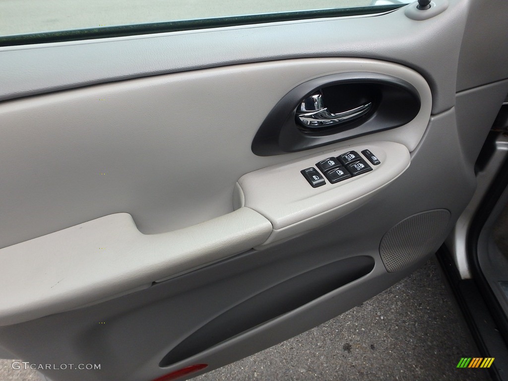 2005 TrailBlazer LS 4x4 - Silverstone Metallic / Light Gray photo #11