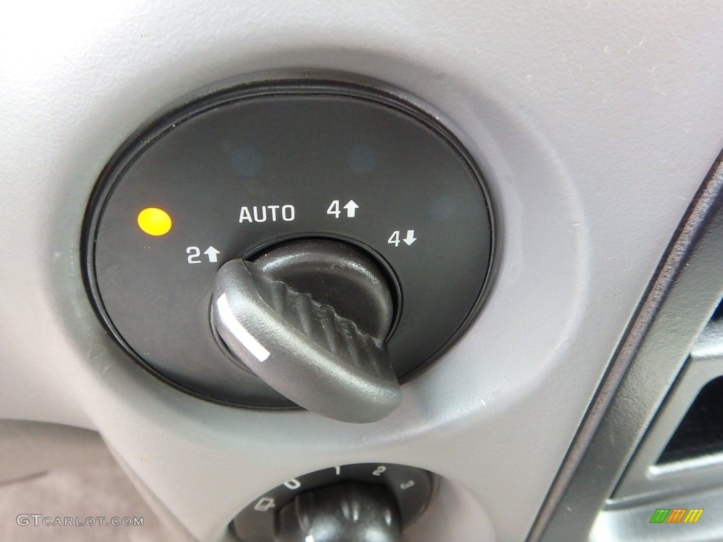 2005 TrailBlazer LS 4x4 - Silverstone Metallic / Light Gray photo #12