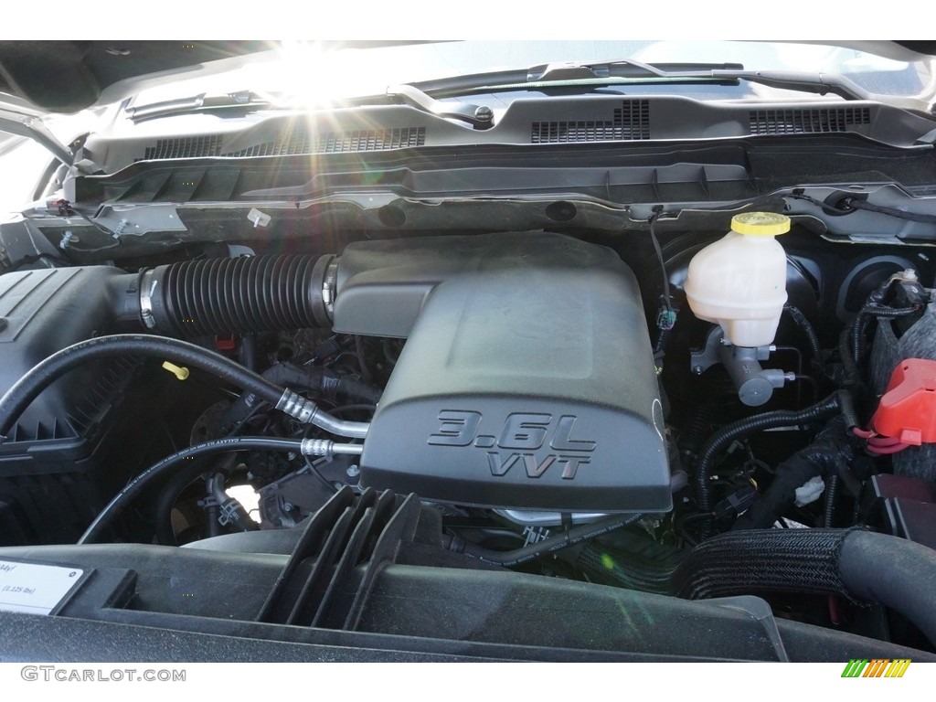 2018 1500 Express Crew Cab - Bright Silver Metallic / Black/Diesel Gray photo #7
