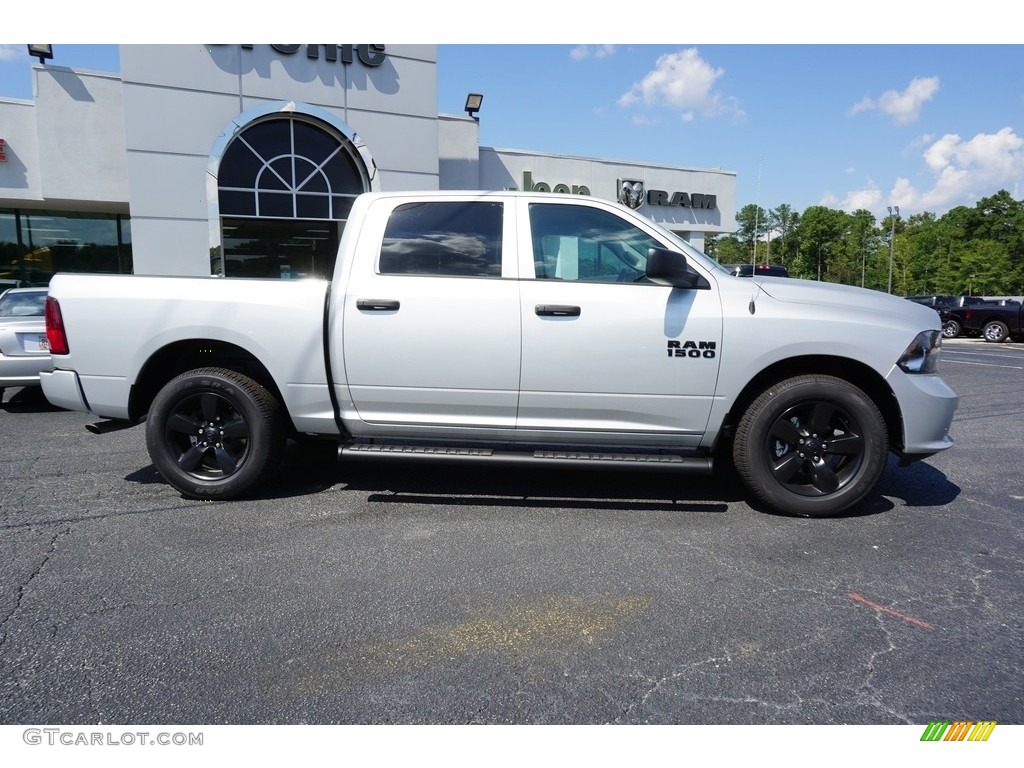 2018 1500 Express Crew Cab - Bright Silver Metallic / Black/Diesel Gray photo #9