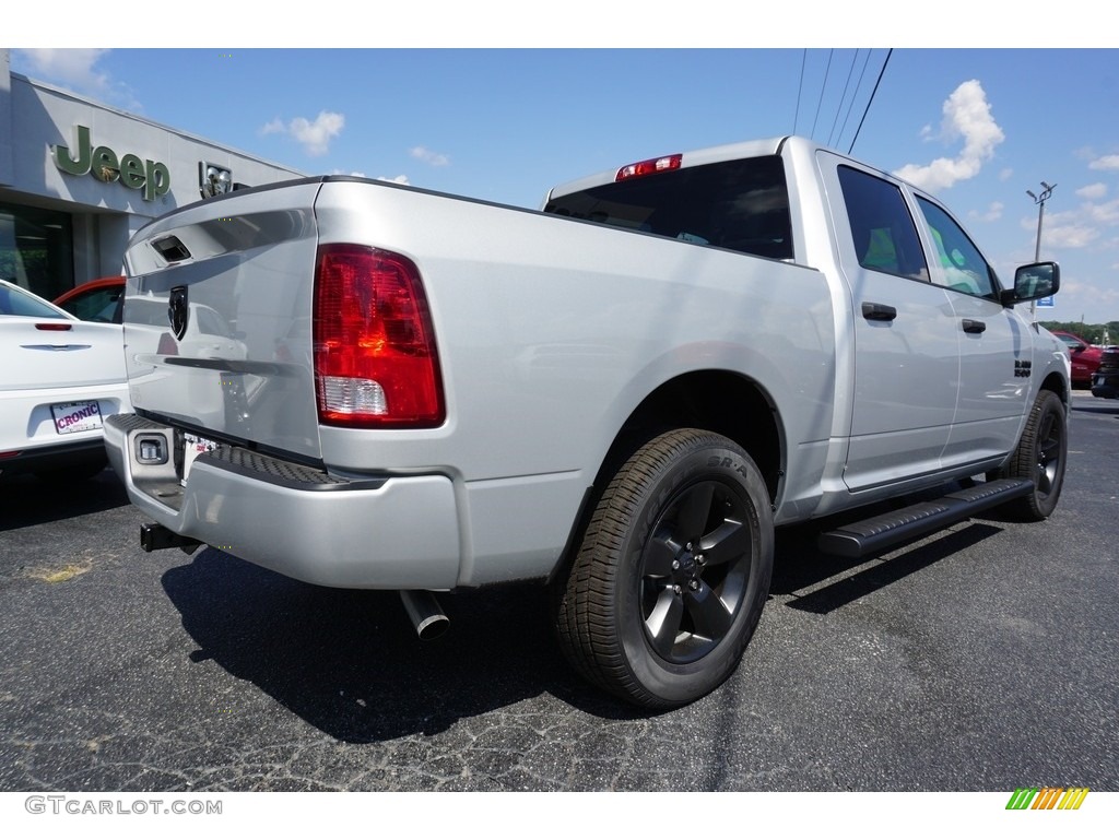 2018 1500 Express Crew Cab - Bright Silver Metallic / Black/Diesel Gray photo #10