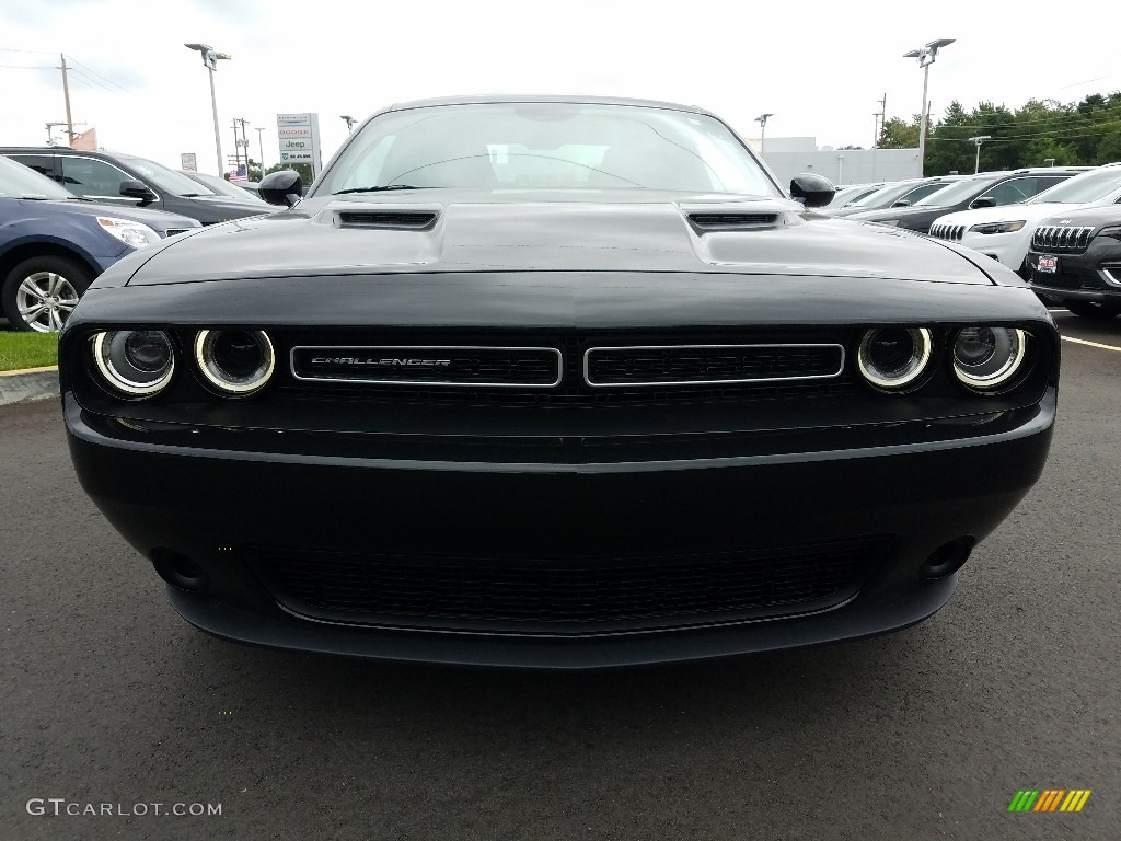 2019 Challenger SXT AWD - Pitch Black / Black photo #2