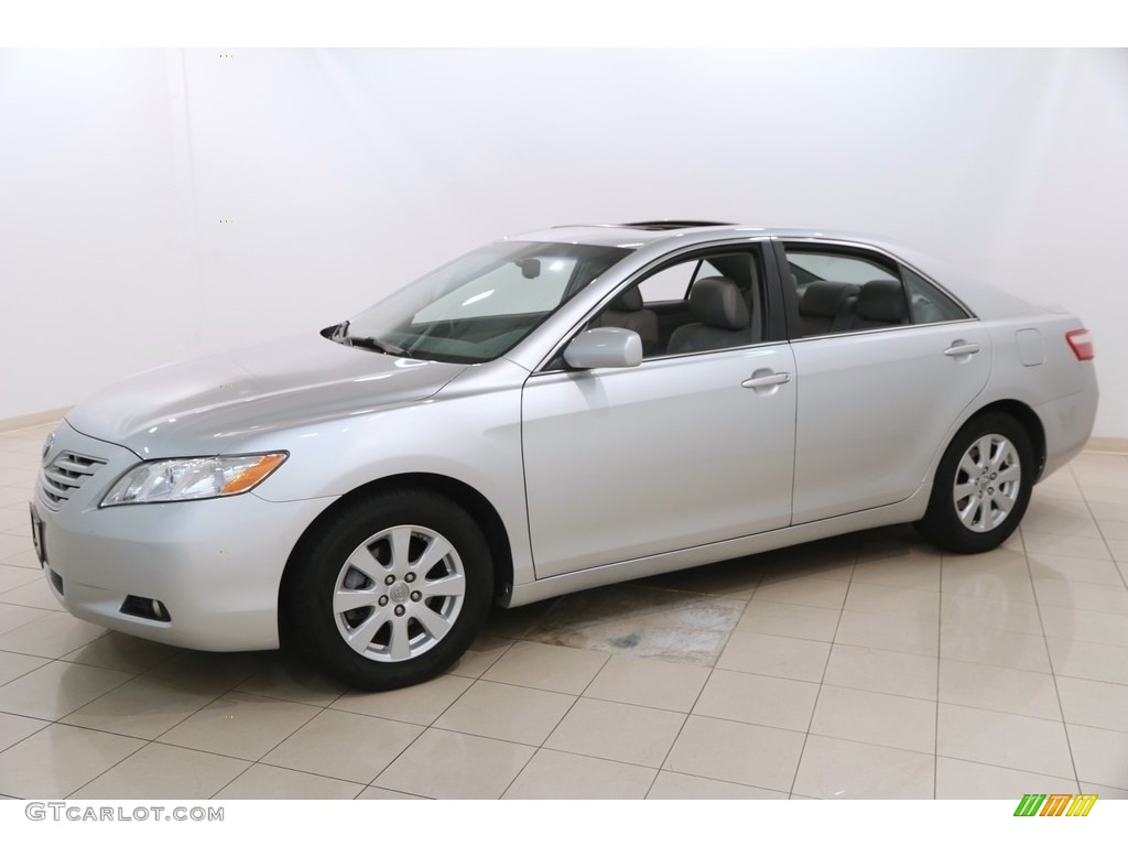 2009 Camry XLE - Classic Silver Metallic / Ash photo #3
