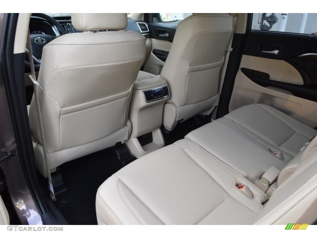 Almond Interior 2019 Toyota Highlander Limited AWD Photo #129526532