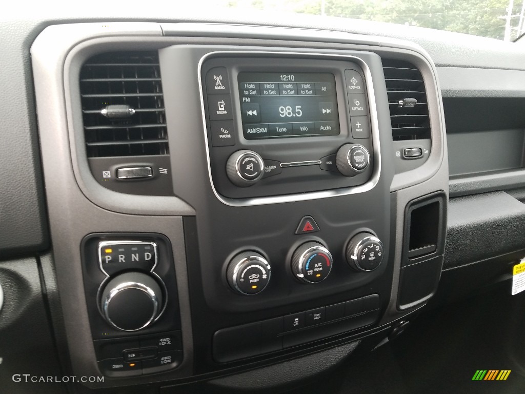 2019 1500 Classic Express Quad Cab 4x4 - Bright White / Black photo #10