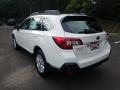 Crystal White Pearl - Outback 2.5i Photo No. 4