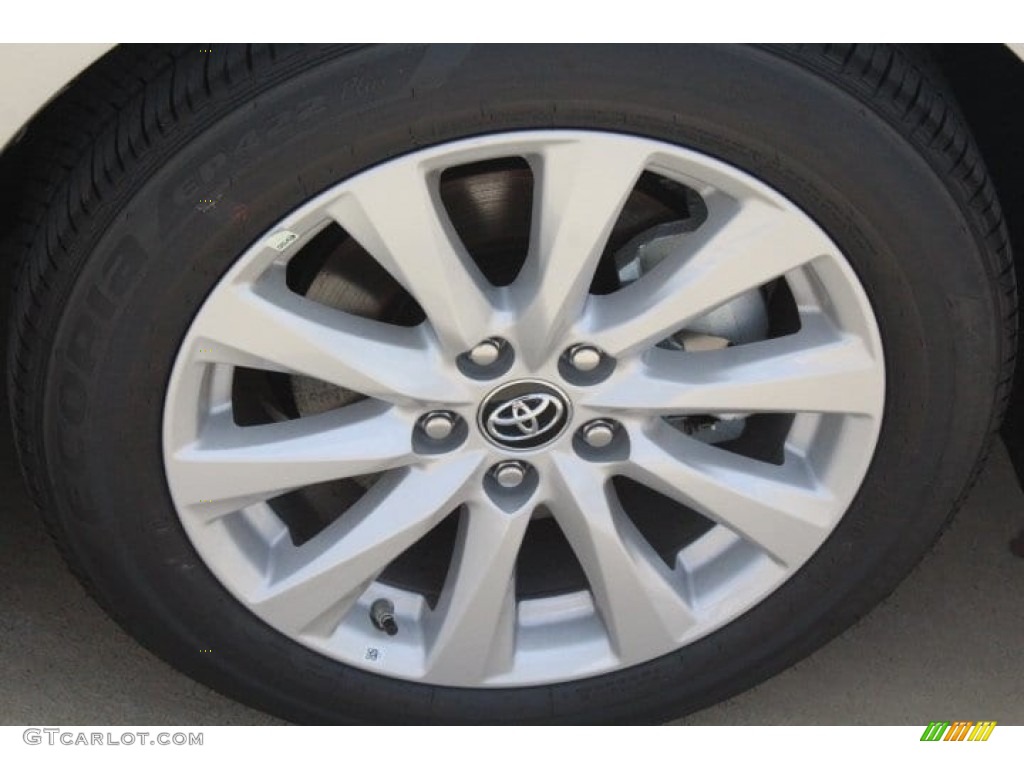 2018 Camry LE - Celestial Silver Metallic / Ash photo #10