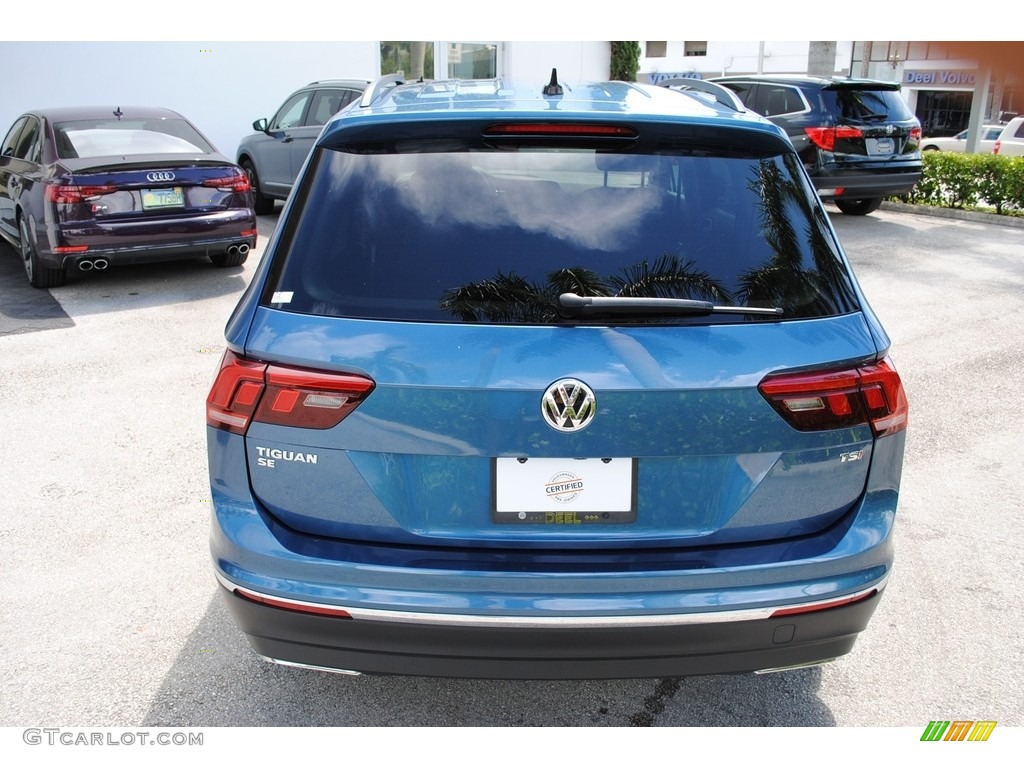 2018 Tiguan SE - Silk Blue Metallic / Titan Black photo #8