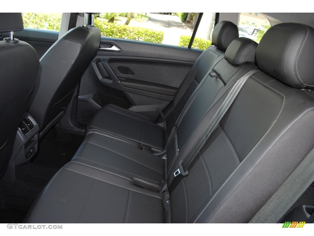 2018 Tiguan SE - Silk Blue Metallic / Titan Black photo #11