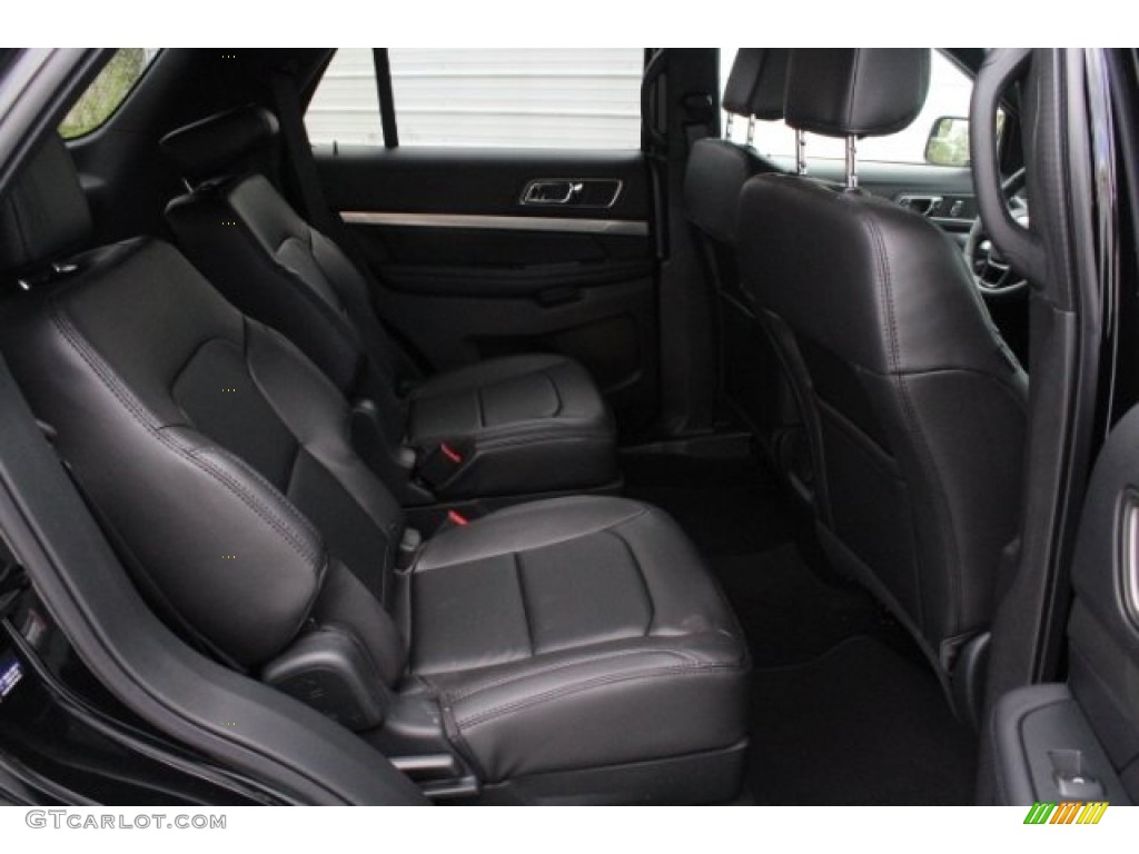 2018 Explorer XLT - Shadow Black / Ebony Black photo #31