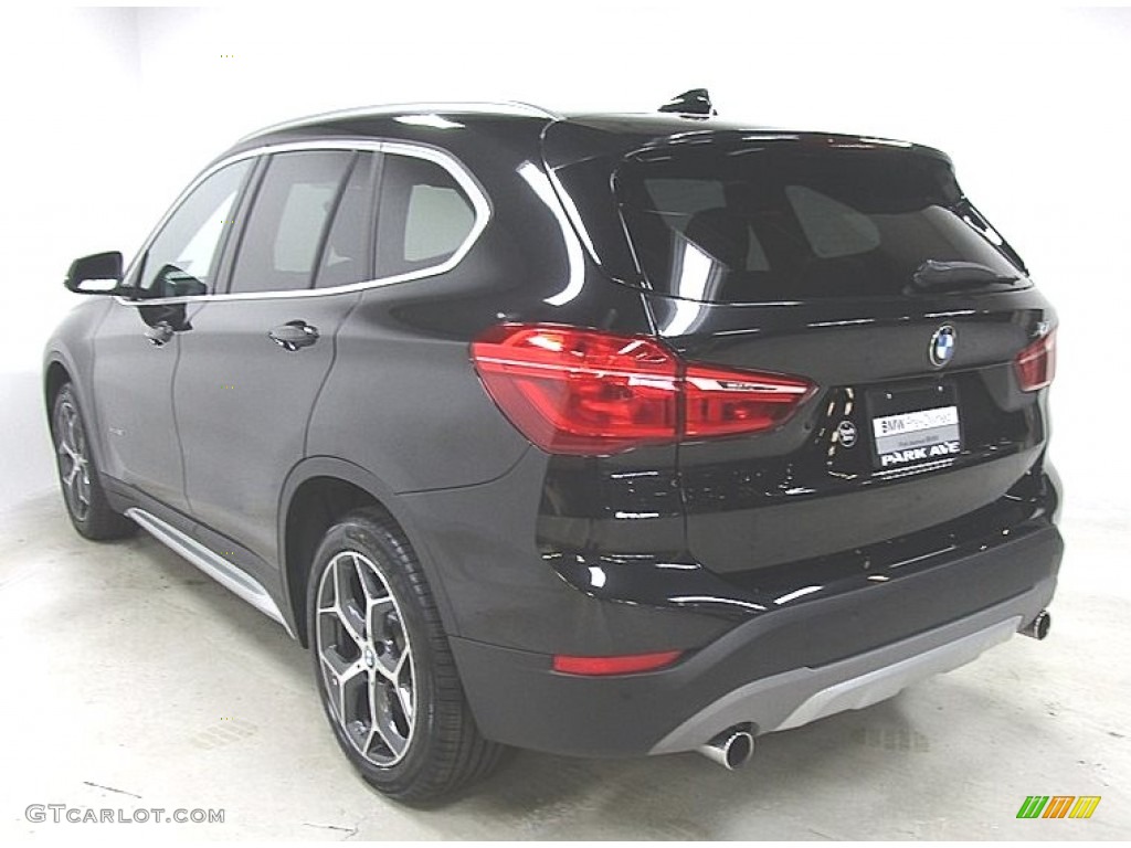2018 X1 xDrive28i - Black Sapphire Metallic / Black photo #3