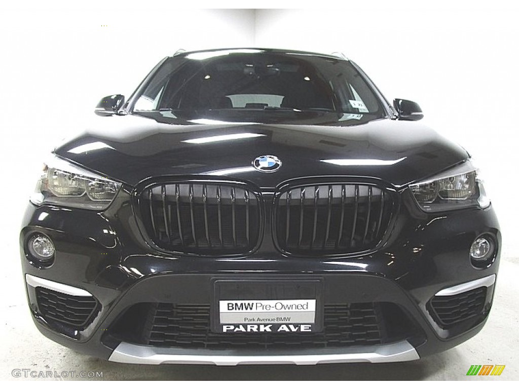 2018 X1 xDrive28i - Black Sapphire Metallic / Black photo #9