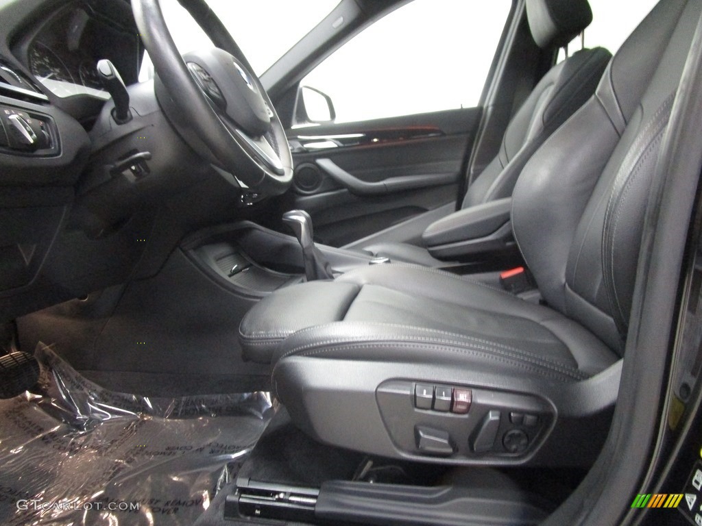 2018 X1 xDrive28i - Black Sapphire Metallic / Black photo #12