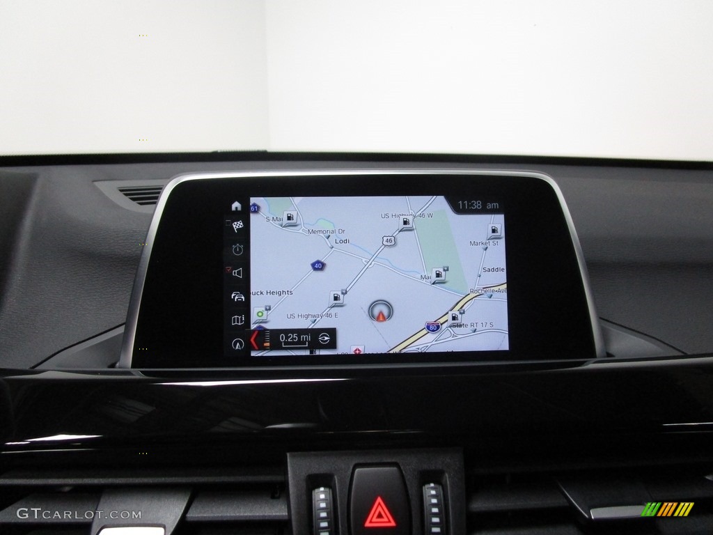 2018 X1 xDrive28i - Black Sapphire Metallic / Black photo #28