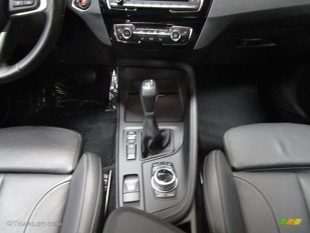 2018 X1 xDrive28i - Black Sapphire Metallic / Black photo #30