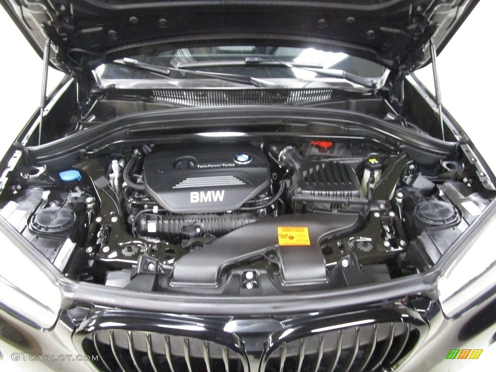 2018 X1 xDrive28i - Black Sapphire Metallic / Black photo #32