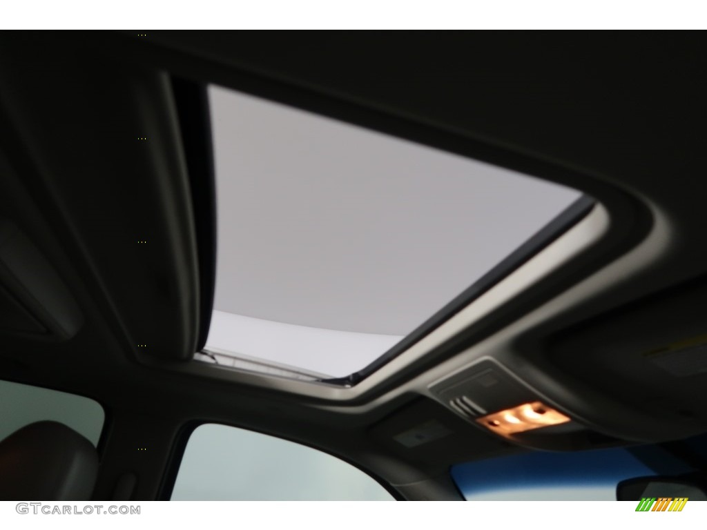 2010 Tahoe LT 4x4 - Sheer Silver Metallic / Light Titanium/Dark Titanium photo #3