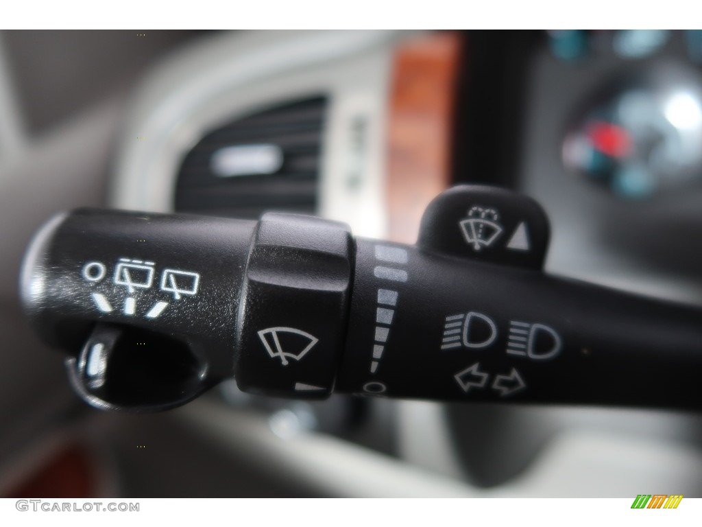 2010 Tahoe LT 4x4 - Sheer Silver Metallic / Light Titanium/Dark Titanium photo #44
