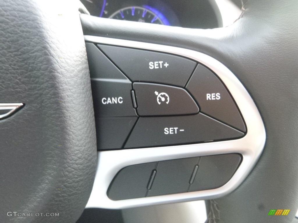 2019 Chrysler Pacifica Touring L Controls Photo #129564234