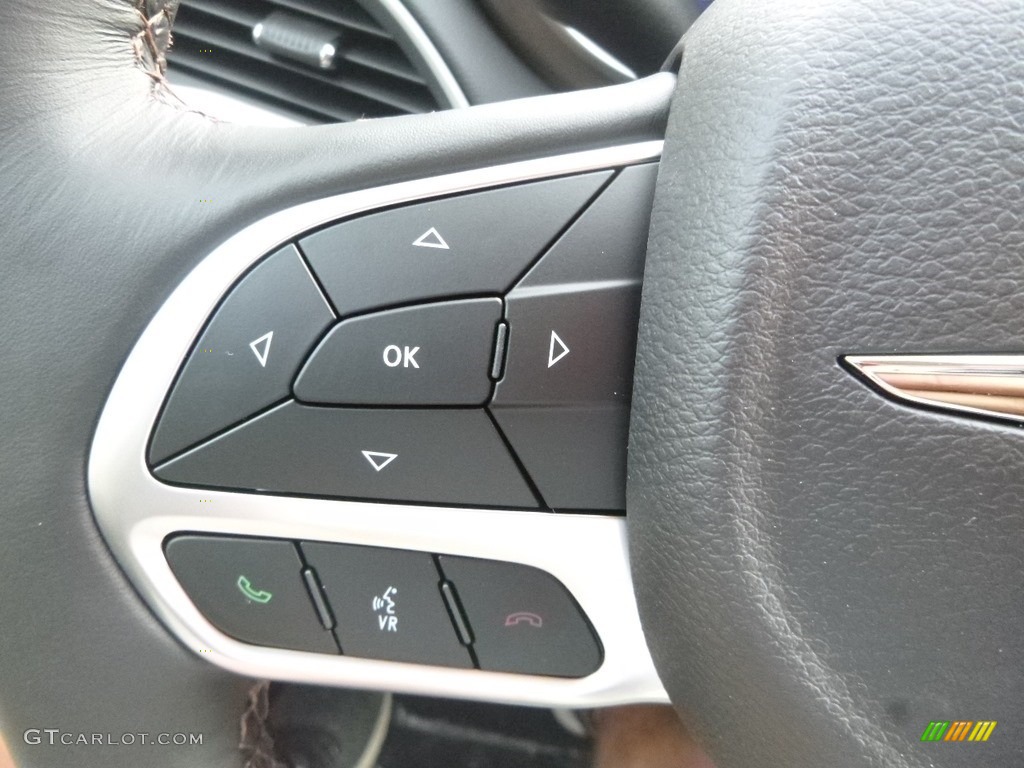2019 Chrysler Pacifica Touring L Controls Photo #129564255