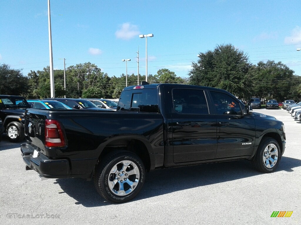 2019 1500 Big Horn Crew Cab - Diamond Black Crystal Pearl / Black/Diesel Gray photo #5