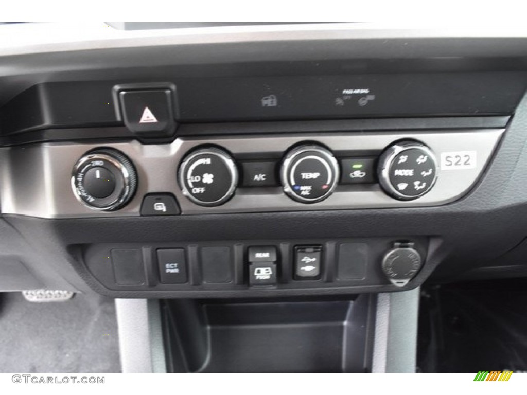 2019 Toyota Tacoma SR5 Double Cab 4x4 Controls Photo #129574662