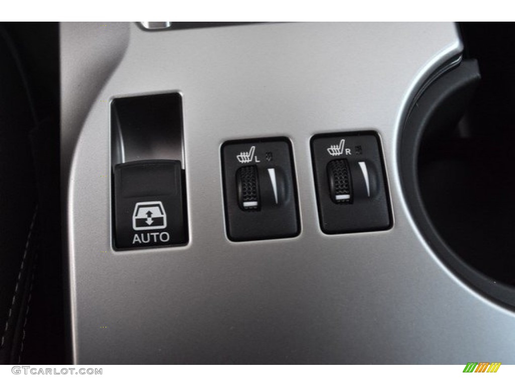 2019 Toyota 4Runner SR5 4x4 Controls Photo #129576483