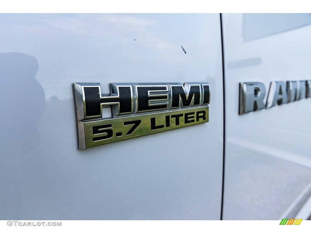 2012 Ram 1500 ST Quad Cab 4x4 - Bright White / Dark Slate Gray/Medium Graystone photo #20