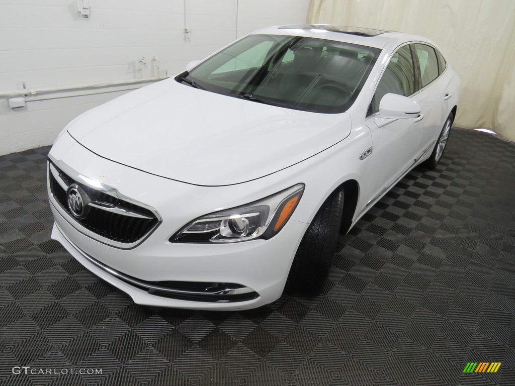 White Frost Tricoat 2018 Buick LaCrosse Essence Exterior Photo #129581163