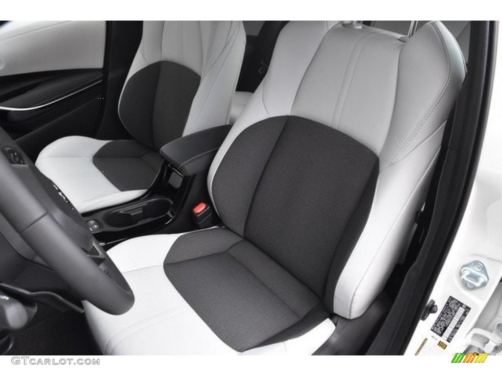 2019 Toyota Corolla Hatchback SE Front Seat Photo #129582615