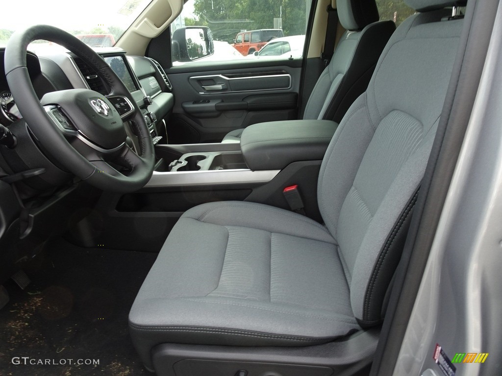 2019 1500 Big Horn Crew Cab 4x4 - Billett Silver Metallic / Black/Diesel Gray photo #4