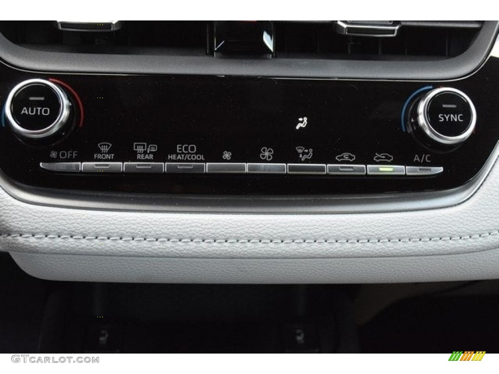 2019 Toyota Corolla Hatchback SE Controls Photo #129583032
