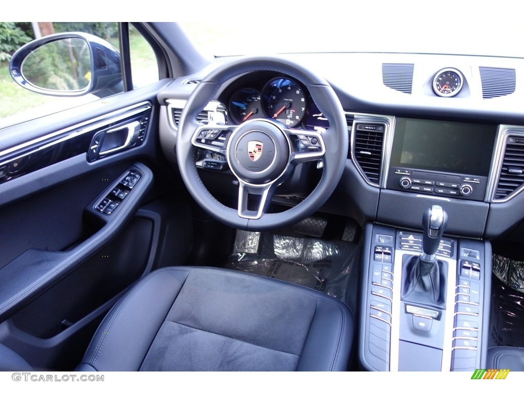 2018 Macan  - Night Blue Metallic / Black photo #13
