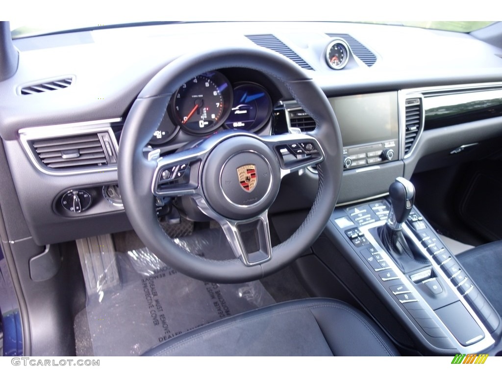 2018 Macan  - Night Blue Metallic / Black photo #20