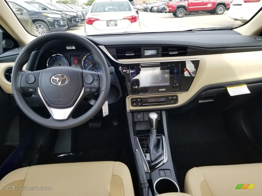Almond Interior 2019 Toyota Corolla LE Photo #129586404