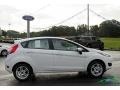 Oxford White - Fiesta SE Hatchback Photo No. 6