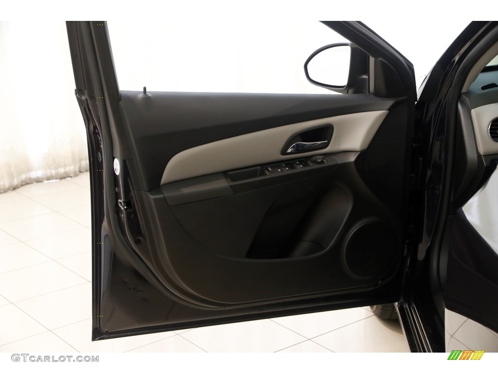 2016 Cruze Limited LS - Blue Ray Metallic / Jet Black/Medium Titanium photo #4