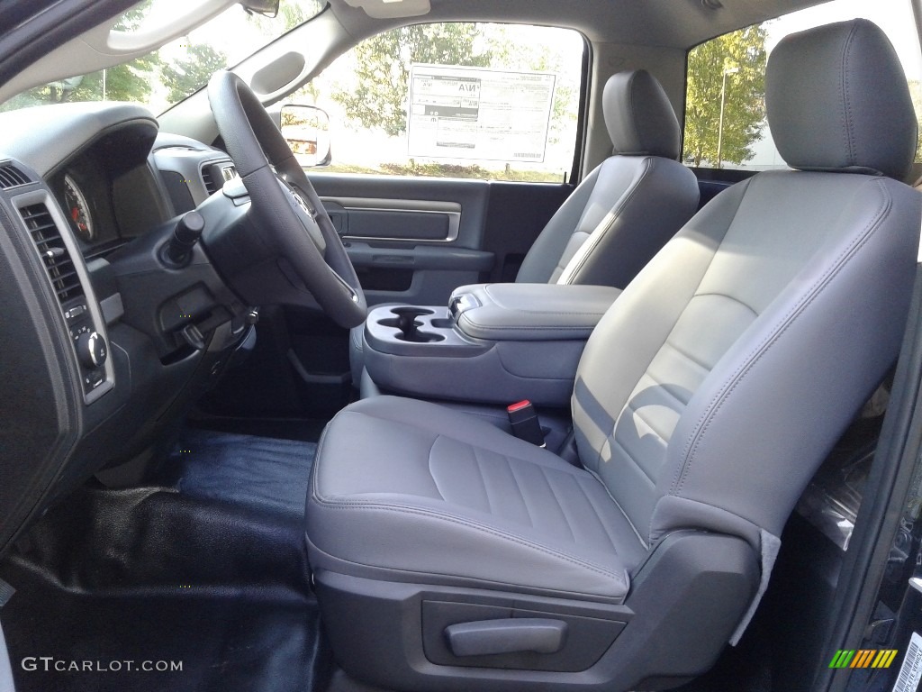 Black/Diesel Gray Interior 2018 Ram 5500 Tradesman Regular Cab Chassis Photo #129603709