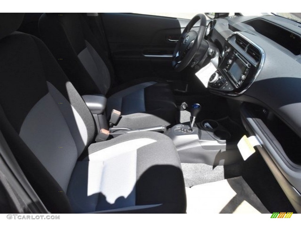 2019 Prius c LE - Magnetic Gray Metallic / Gray/Black Two Tone photo #11
