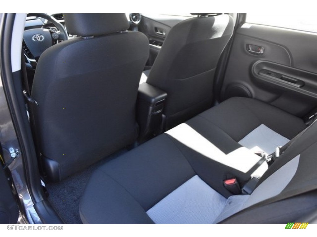 Gray/Black Two Tone Interior 2019 Toyota Prius c LE Photo #129608098