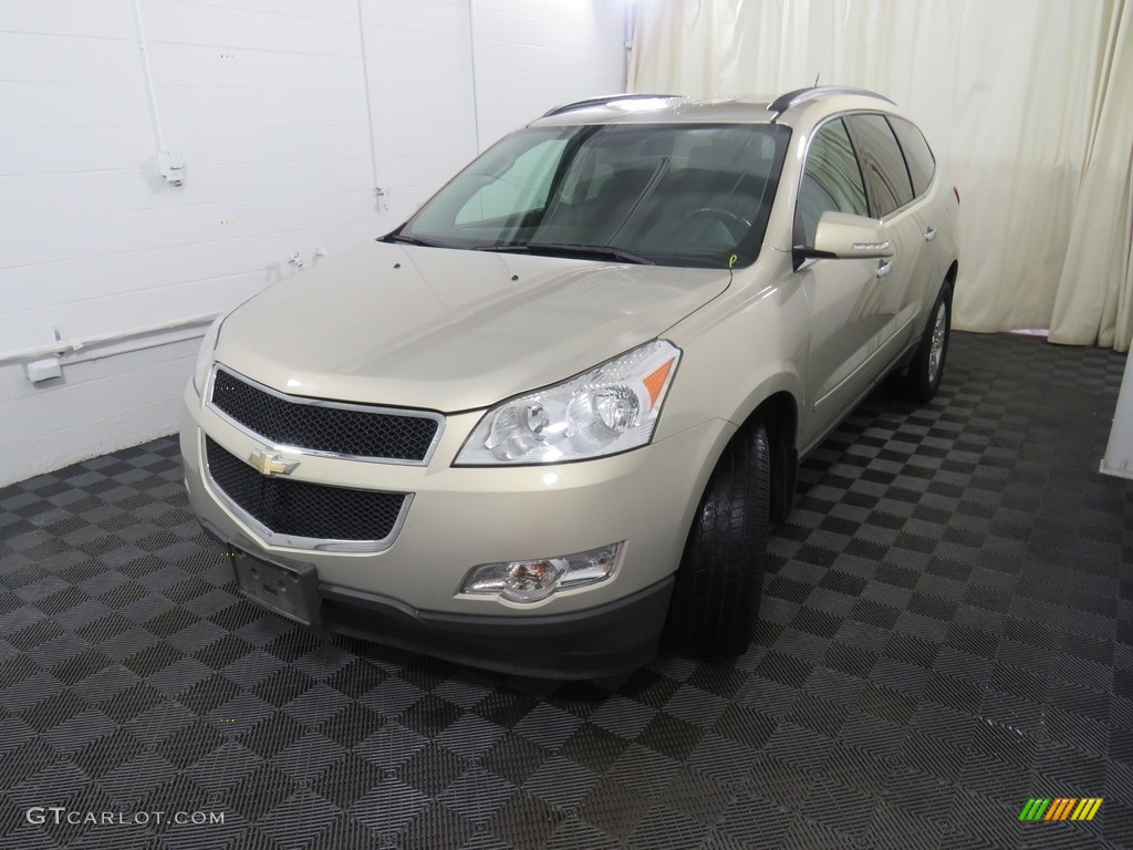2011 Traverse LT - Gold Mist Metallic / Ebony/Ebony photo #8