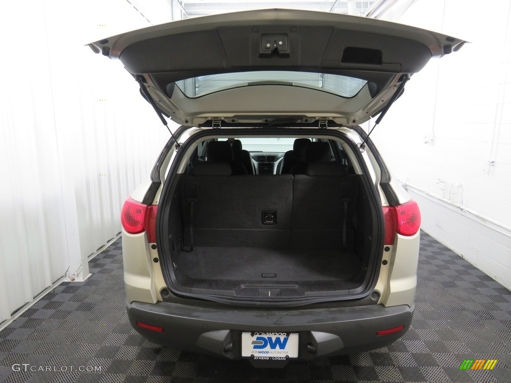 2011 Traverse LT - Gold Mist Metallic / Ebony/Ebony photo #13