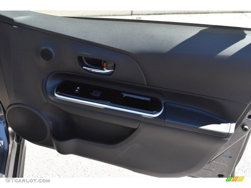 2019 Prius c LE - Magnetic Gray Metallic / Gray/Black Two Tone photo #21