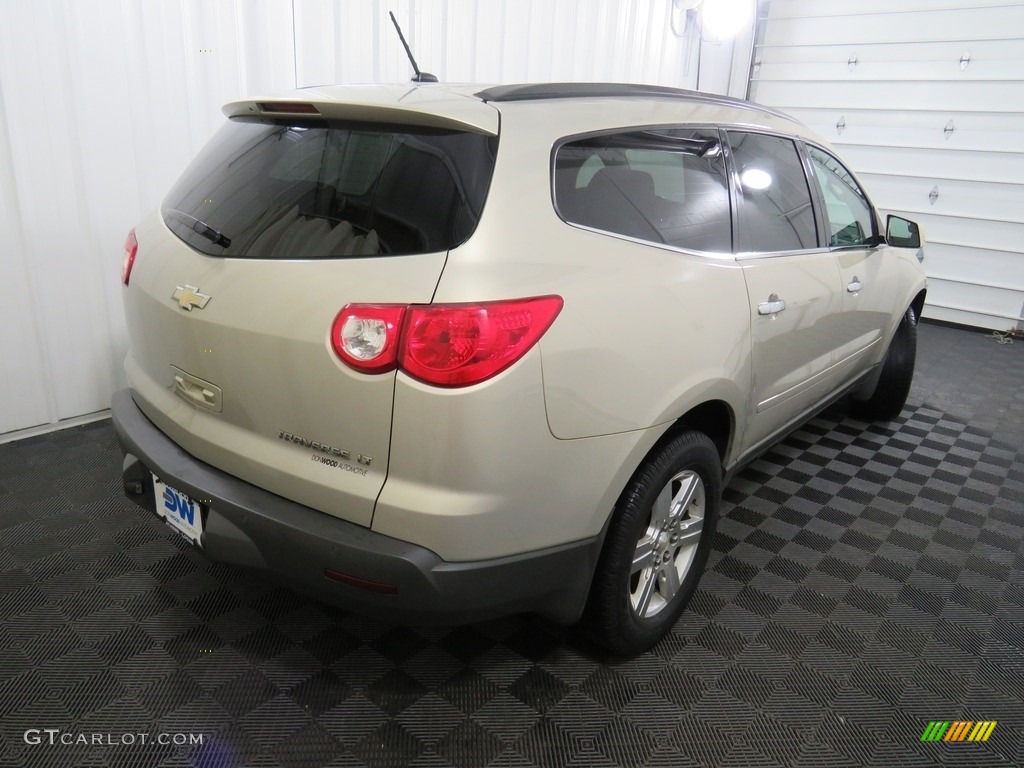 2011 Traverse LT - Gold Mist Metallic / Ebony/Ebony photo #15