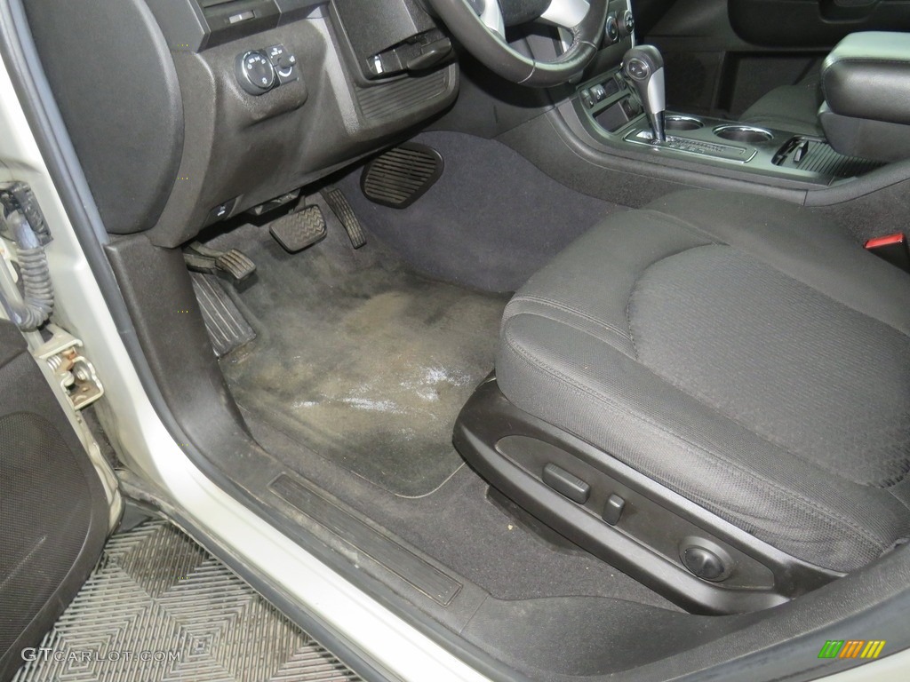 2011 Traverse LT - Gold Mist Metallic / Ebony/Ebony photo #18